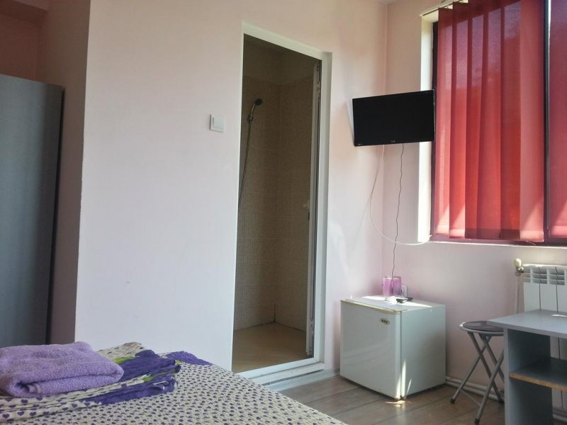 Къща за гости Бедрок - Снимка 9