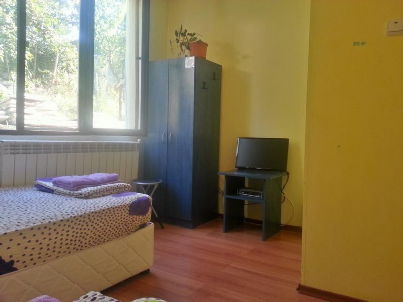 Къща за гости Бедрок - Снимка 3