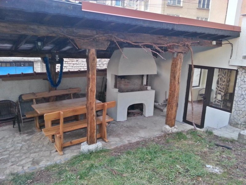 Къща за гости Бедрок - Снимка 2