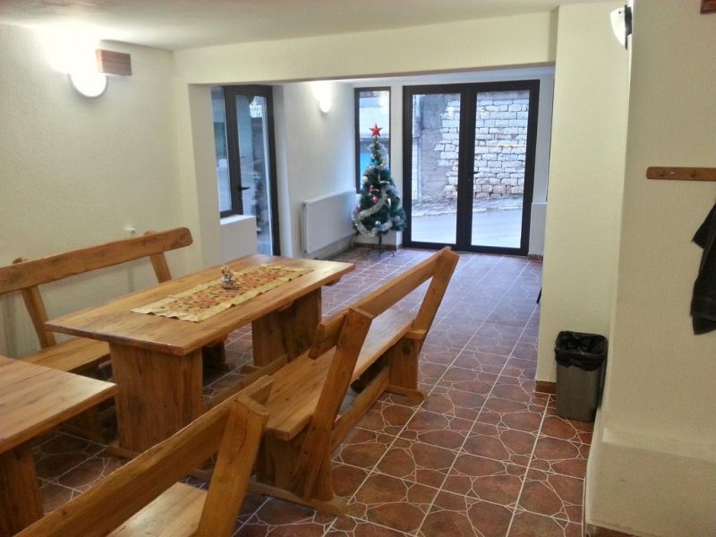 Къща за гости Бедрок - Снимка 2