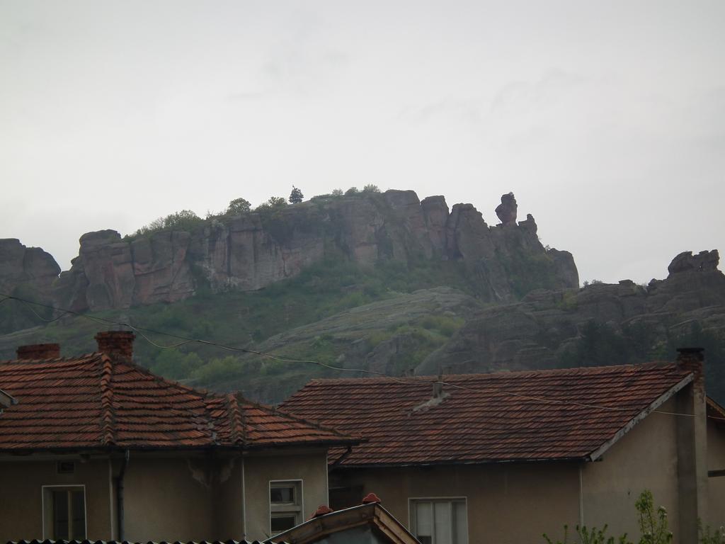 Две нощувки за ДВАМА + джип сафари из Белоградчишките скали от къща за гости Бедрок, Белоградчик - Снимка 14