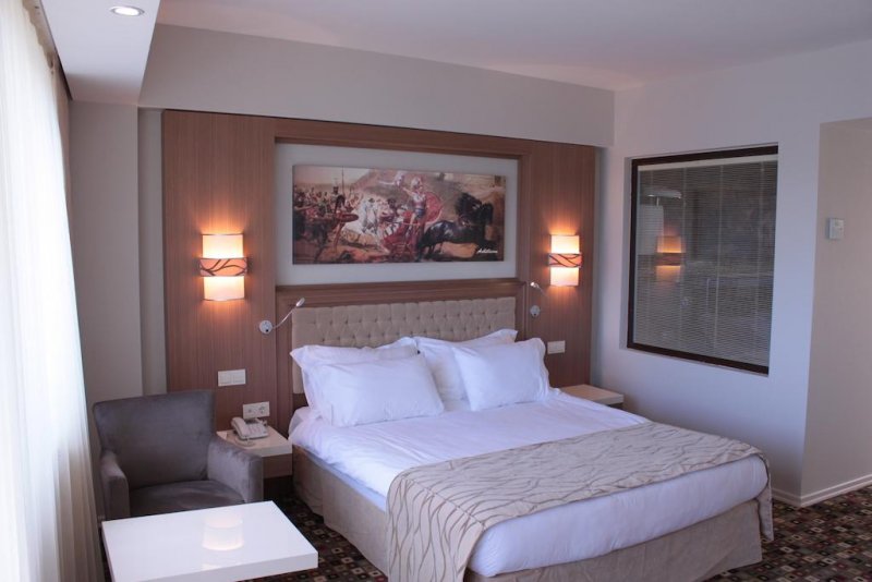 Akol Hotel - Снимка 1