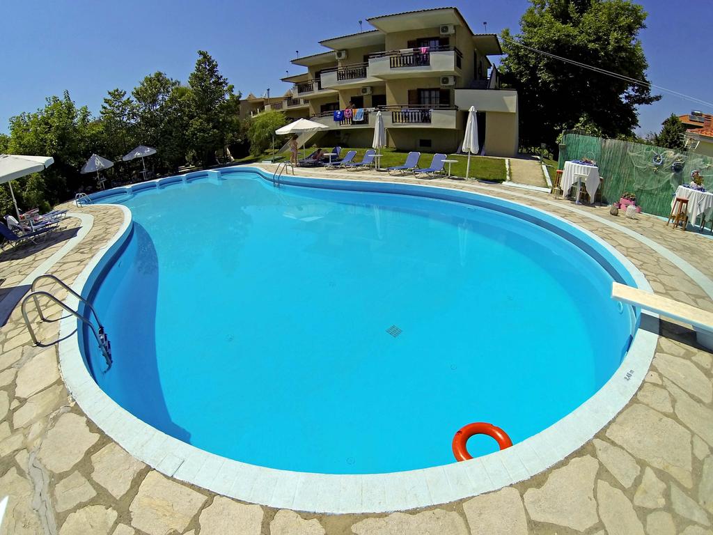 3- звездна почивка на 300 метра от два пясъчни плажа в Лименас, o.Тасос- Нощувка със закуска + басейн в хотел Macedon*** - Снимка 30