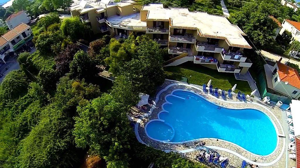 3- звездна почивка на 300 метра от два пясъчни плажа в Лименас, o.Тасос- Нощувка със закуска + басейн в хотел Macedon*** - Снимка 18