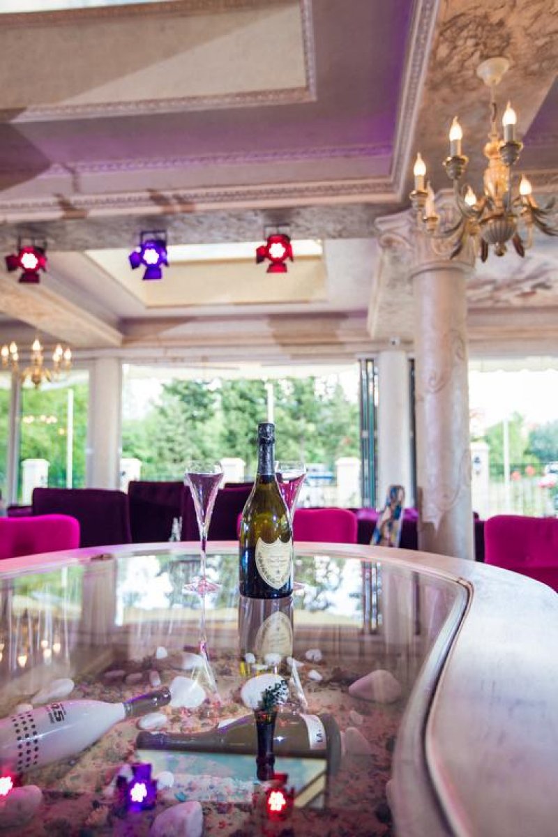 Хотел Авеню Делукс - Снимка 8