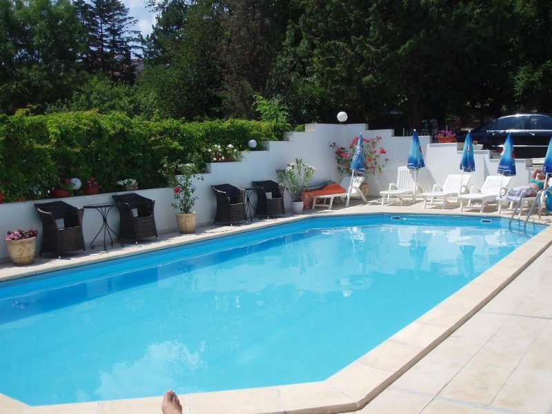 Семеен хотел Кристиан - Снимка 0