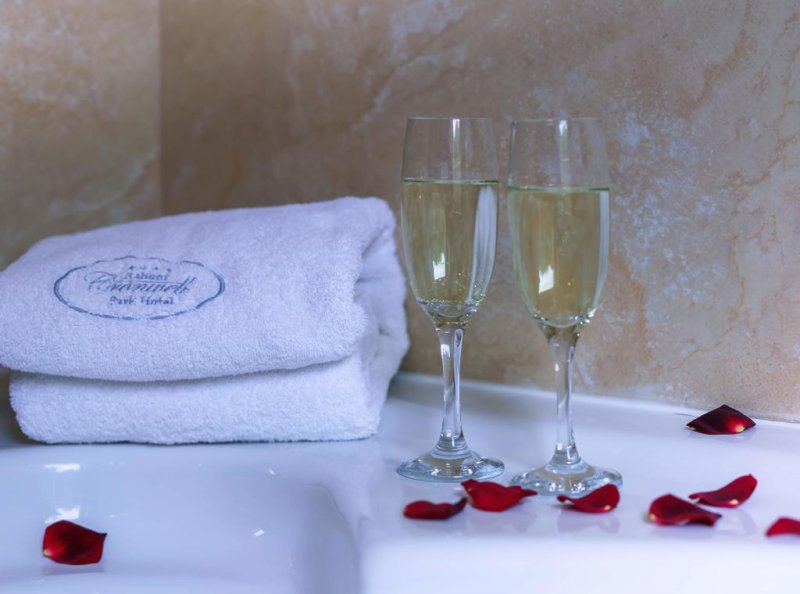 Rahoni Cronwell Park Hotel - Снимка 9