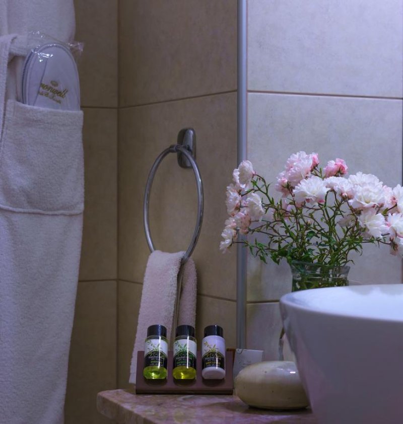 Rahoni Cronwell Park Hotel - Снимка 5