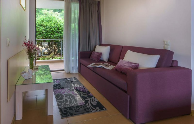 Rahoni Cronwell Park Hotel - Снимка 2