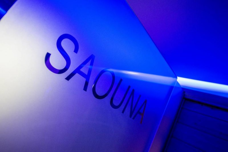 Atrium Hotel - Снимка 3