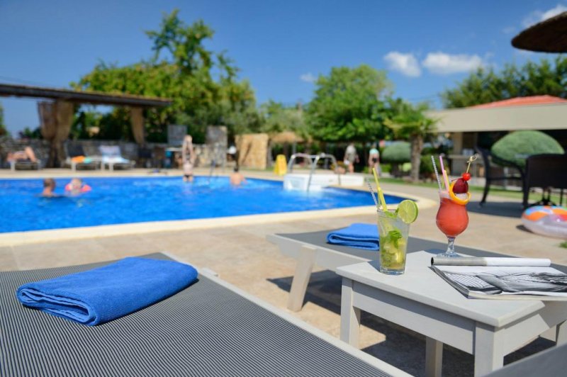 Atrium Hotel - Снимка 5