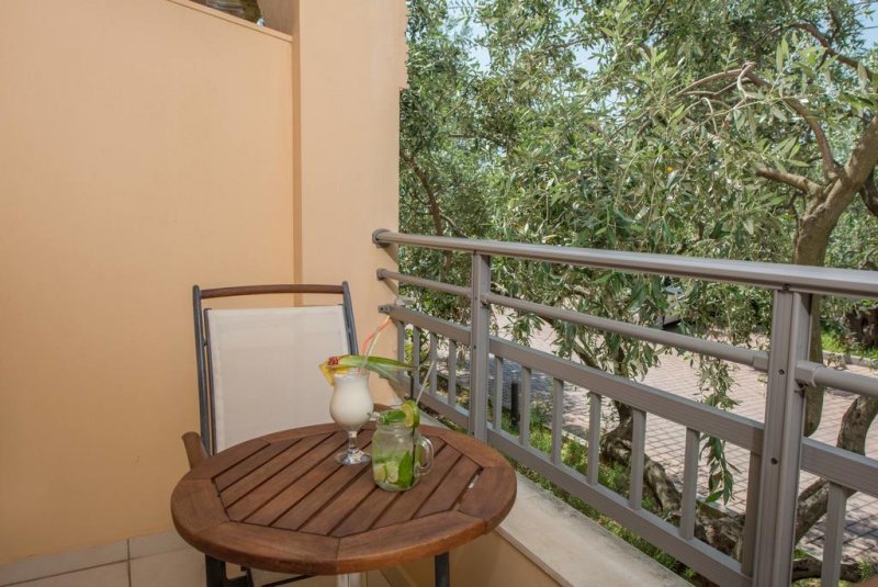 Atrium Hotel - Снимка 9