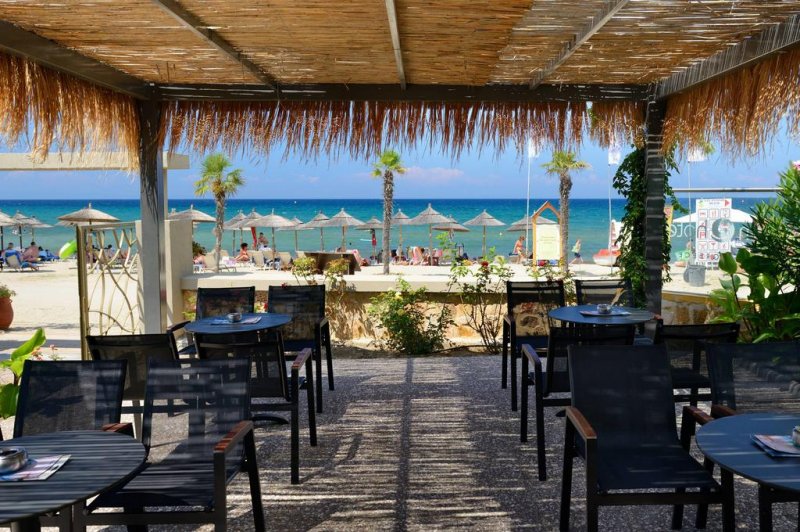 Atrium Hotel - Снимка 5