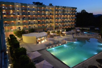 Ariti Grand Hotel - Снимка 2