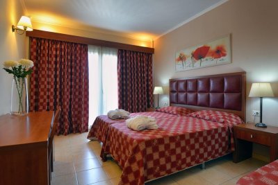 Ariti Grand Hotel - Снимка 4