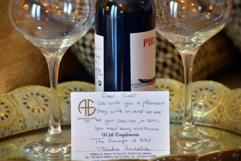 Ariti Grand Hotel - Снимка 2