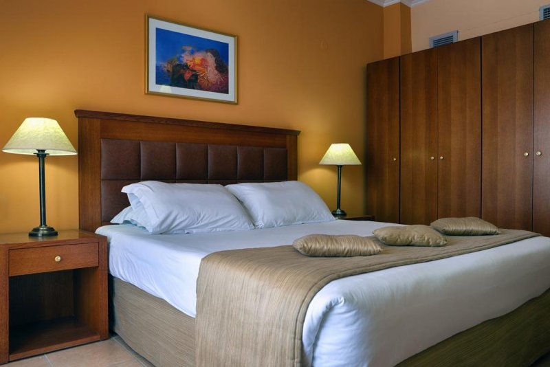 Ariti Grand Hotel - Снимка 9
