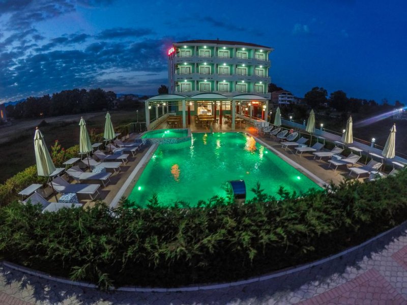 Hotel Lion - Снимка 0