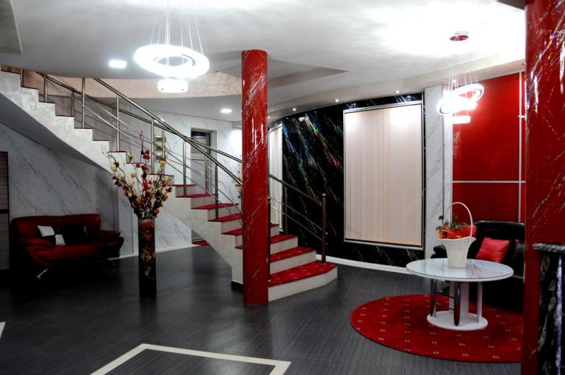 Hotel Lion - Снимка 1