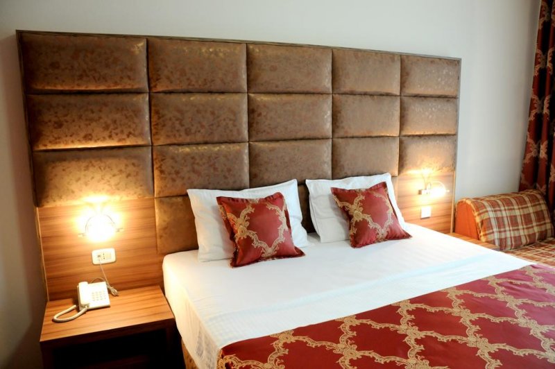 Hotel Lion - Снимка 2