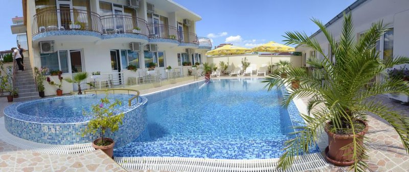 Семеен хотел Бохеми - Снимка 0