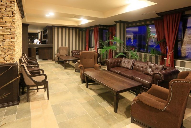 Royal Park and Spa Hotel - Снимка 1