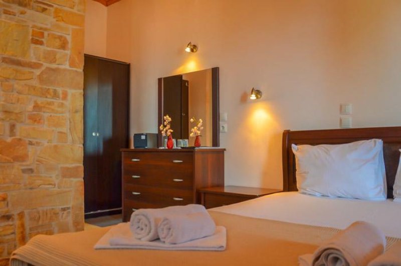 Ellas Hotel - Снимка 4