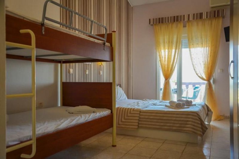 Ellas Hotel - Снимка 9