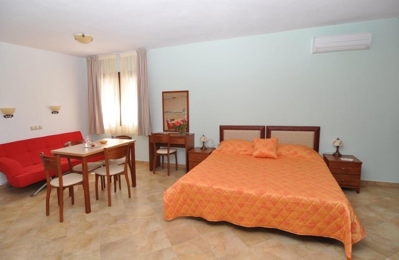 Elia Studios - Снимка 3