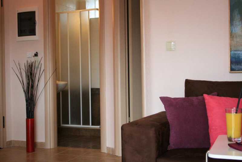 Yasoo Holiday Apartments - Снимка 5
