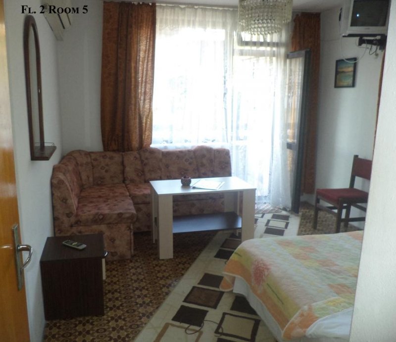 Къща за гости Лилия - Снимка 3