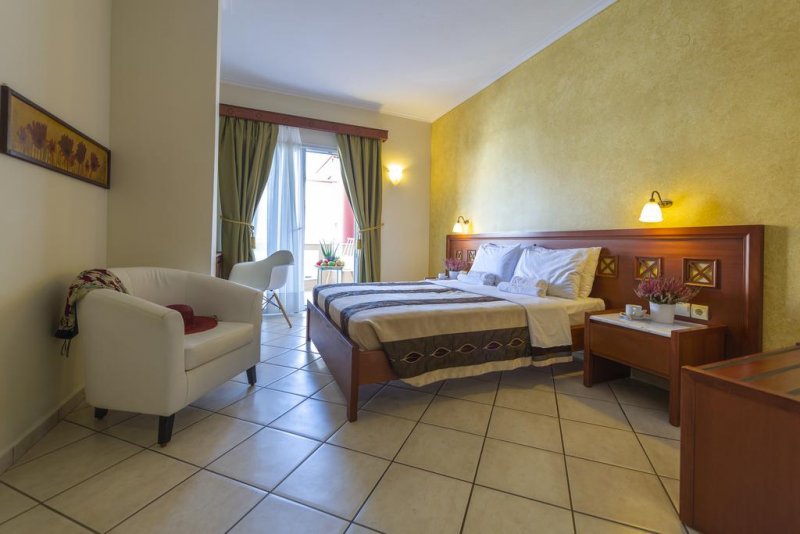 Evdion Hotel - Снимка 2