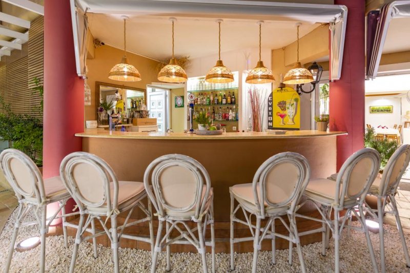 Evdion Hotel - Снимка 3