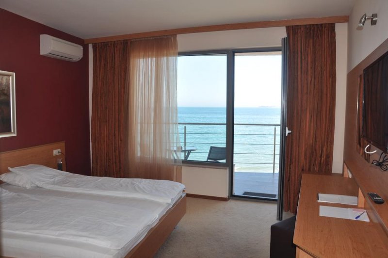 Хотел Prado Beach - Снимка 7