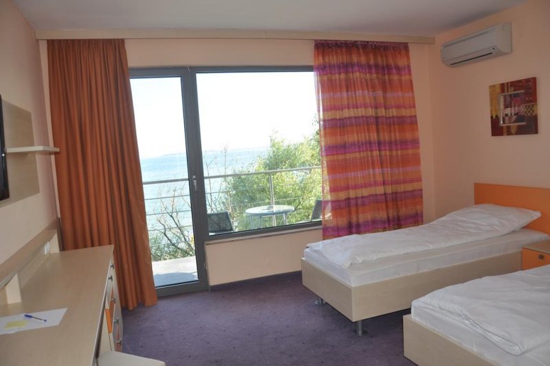 Хотел Prado Beach - Снимка 10