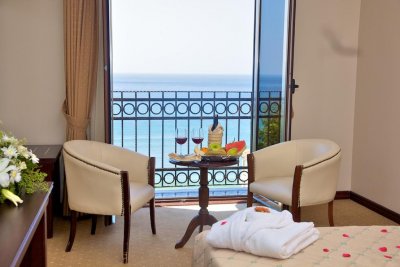 Blue World Hotel - Снимка 2