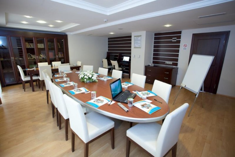 Blue World Hotel - Снимка 1