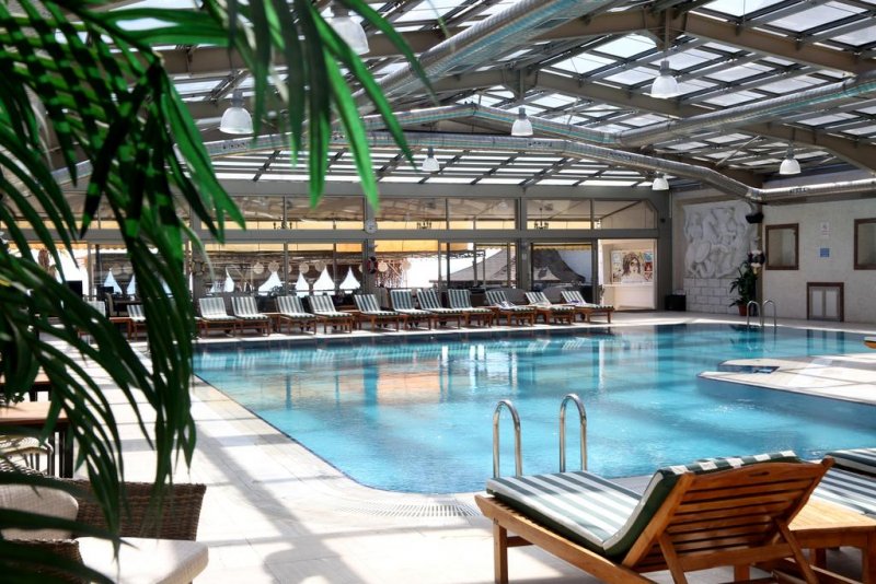 Blue World Hotel - Снимка 2