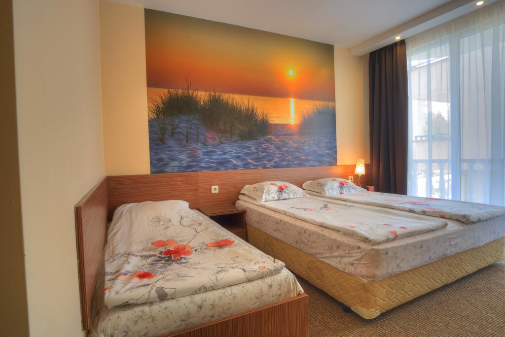 Лято в Китен на 150м. от плажа - нощувка за ДВАМА, ТРИМА или ЧЕТИРИМА на супер цена в семеен хотел Морска звезда - Снимка 12