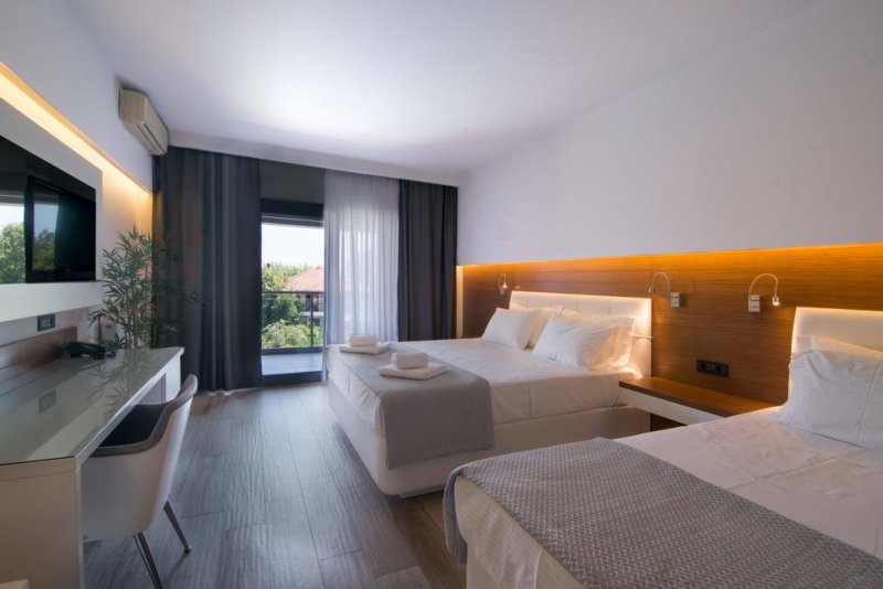 San Panteleimon - Снимка 2