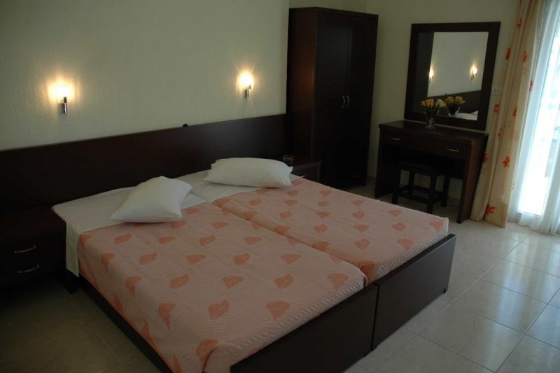 San Panteleimon - Снимка 4