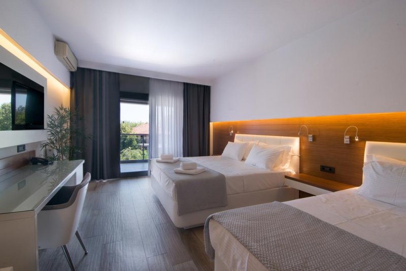 San Panteleimon - Снимка 4