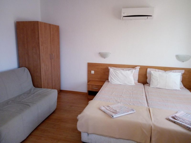 Семеен хотел Bellehouse - Снимка 1