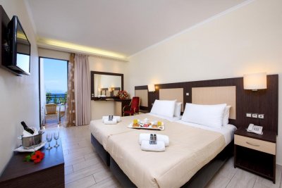 Hotel Magna Graecia - Снимка 1