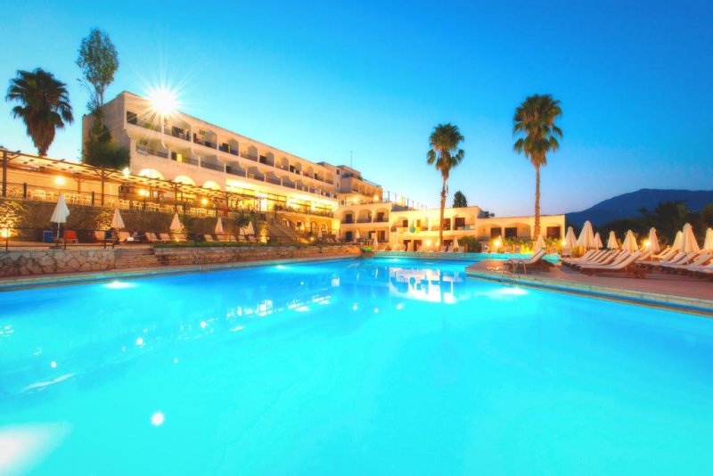 Hotel Magna Graecia - Снимка 1