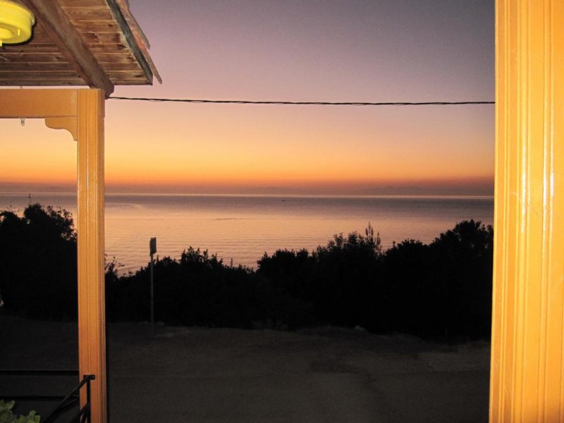 Travlos Studios - Снимка 11