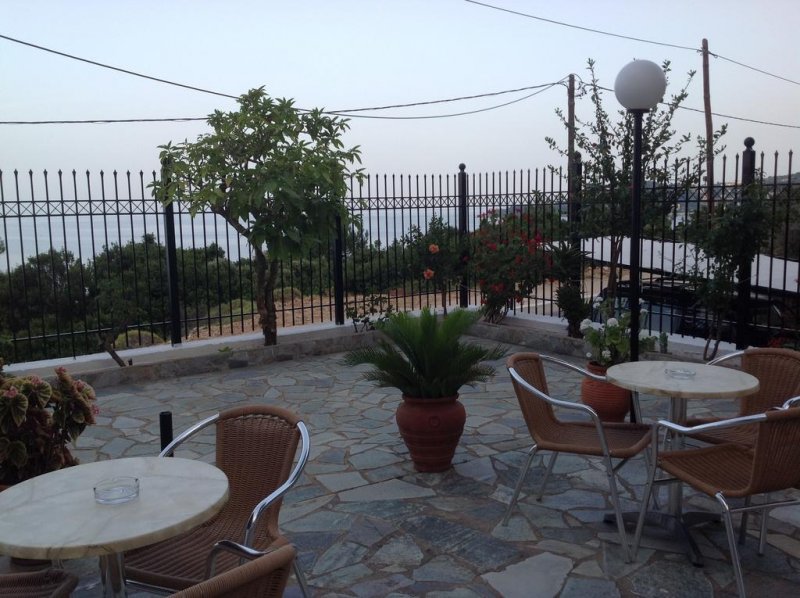 Travlos Studios - Снимка 9