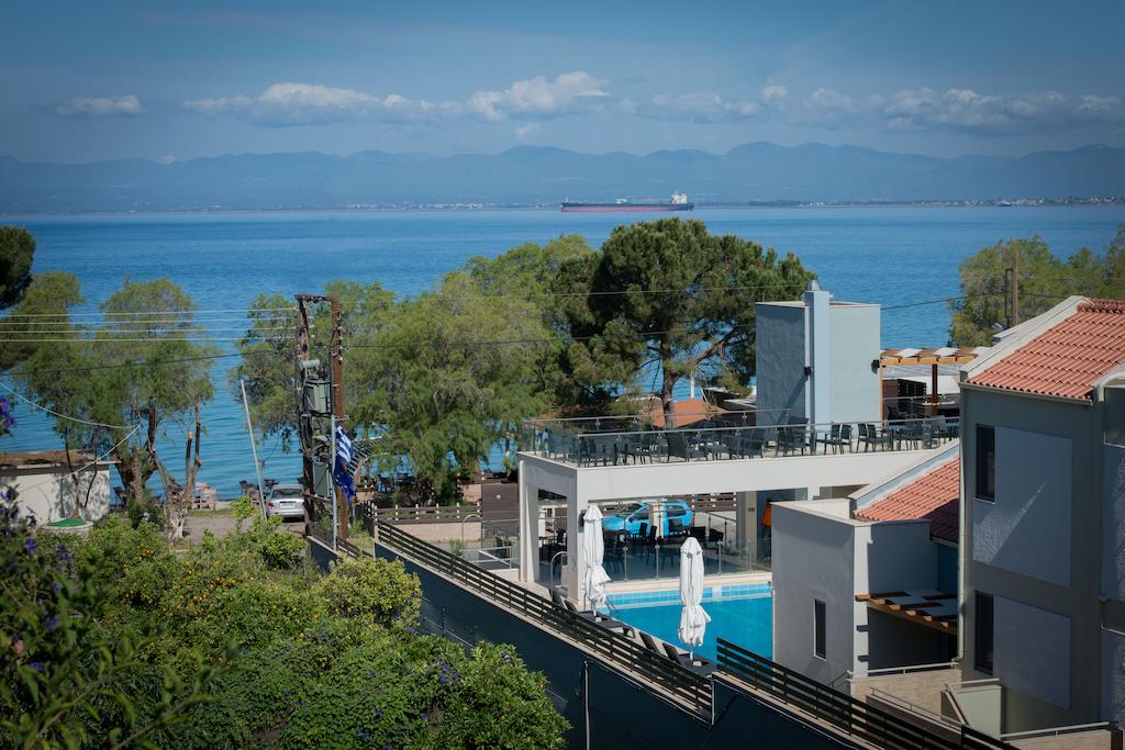 Септември на първа линия в 4- звезден хотел - Нощувка със закуска + басейн от хотел Mantinia Bay**** в Микри Мантиния, Гърция! - Снимка 3