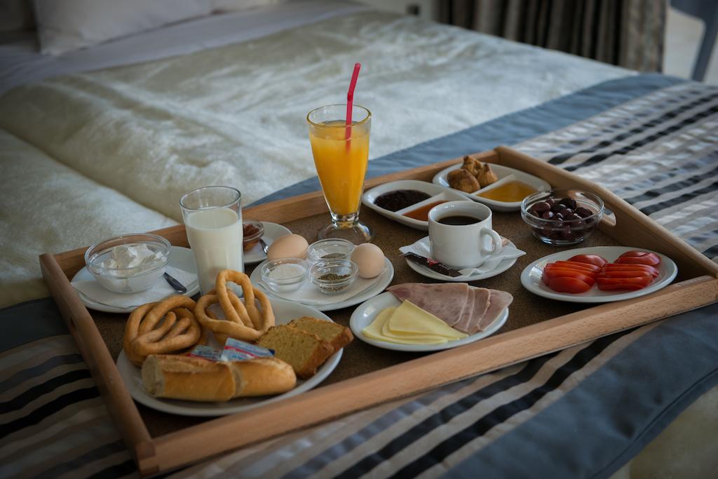 Септември на първа линия в 4- звезден хотел - Нощувка със закуска + басейн от хотел Mantinia Bay**** в Микри Мантиния, Гърция! - Снимка 27