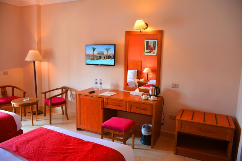 Hawaii Riviera Aqua Park Resort - Снимка 1